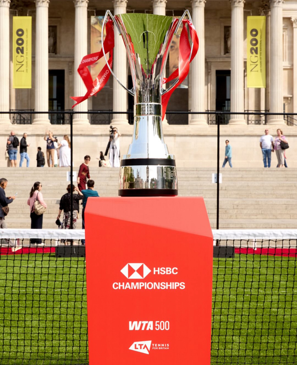 赛地聚焦：英超国际比赛日热度飙升，莱比锡单刀错失，更衣室稳定，临场指挥获称赞的简单介绍