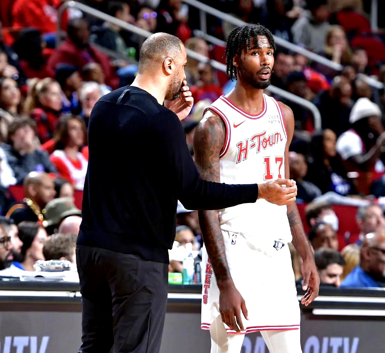 包含布鲁克林篮网发布备战花絮；赛前回应争议；CBA常规赛任务艰巨；心理建设被强调的词条