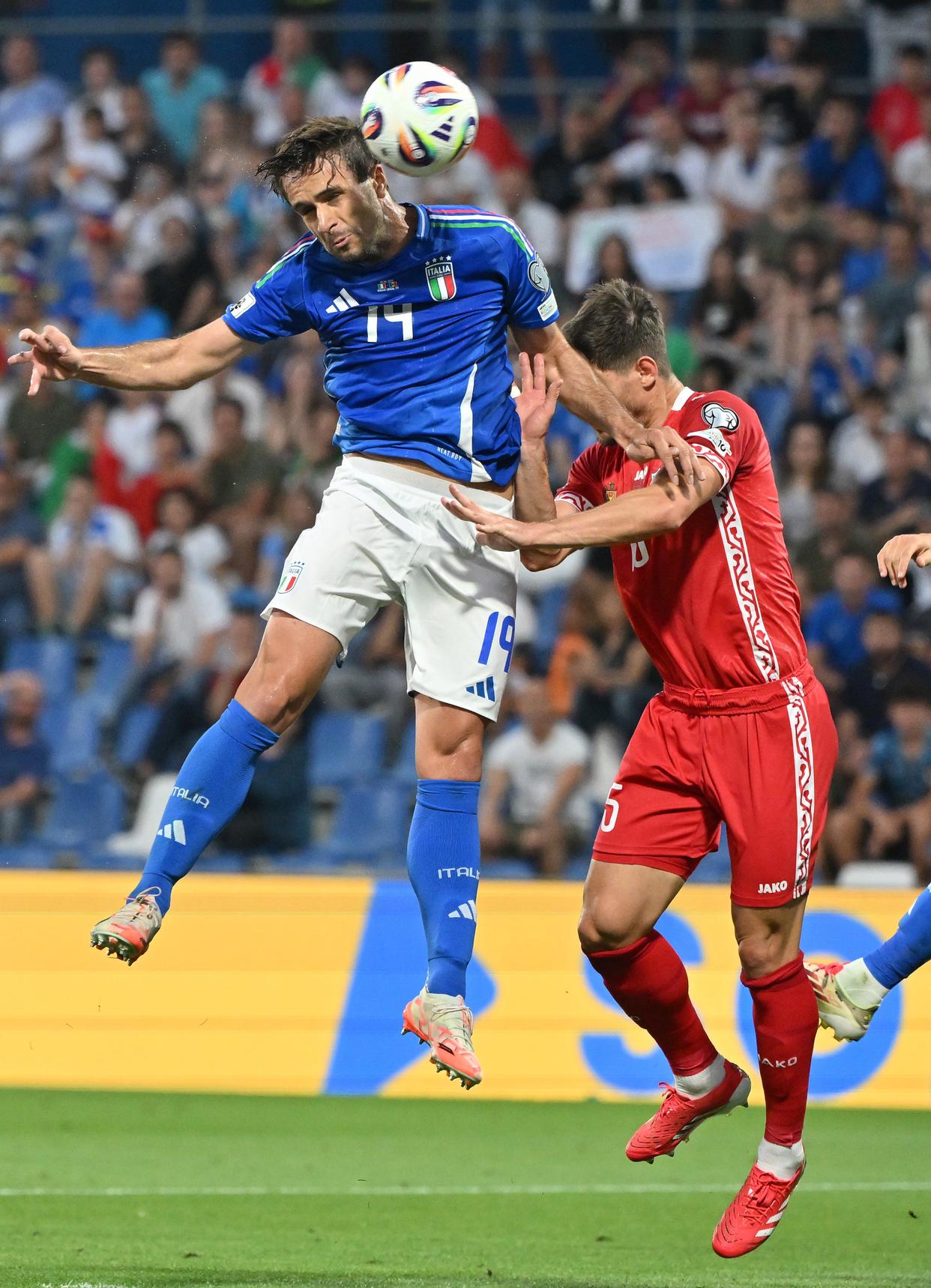 APP下载关于赛前体能课后，葡萄牙体育远射贴柱备战意大利杯，悬念犹存，心理建设被强调的信息