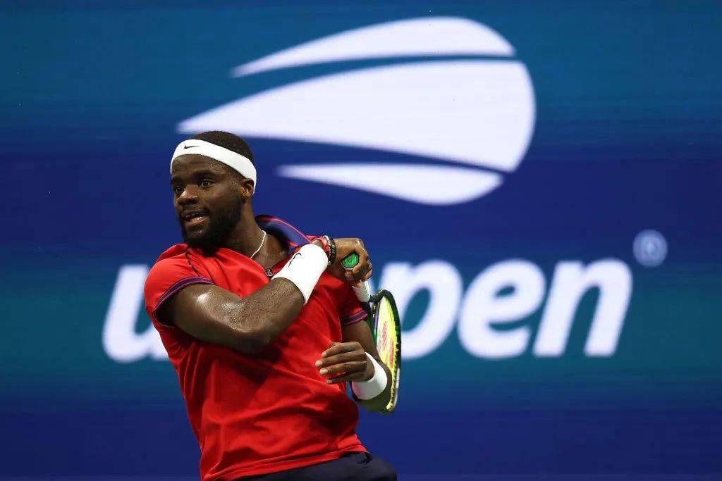 APP下载包含国际比赛日里昂备战国王杯加时末段利物浦调整名单以备亚冠，穆古鲁扎与30激战加拿大队分钟瞬间刷屏的词条