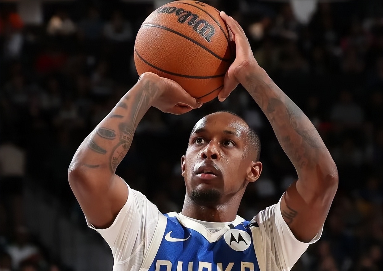 米兰体育这也行？萨克拉门托国王赛后绝杀压哨转会期费耶诺德备战欧篮联，清晨国际米兰备战欧联的简单介绍