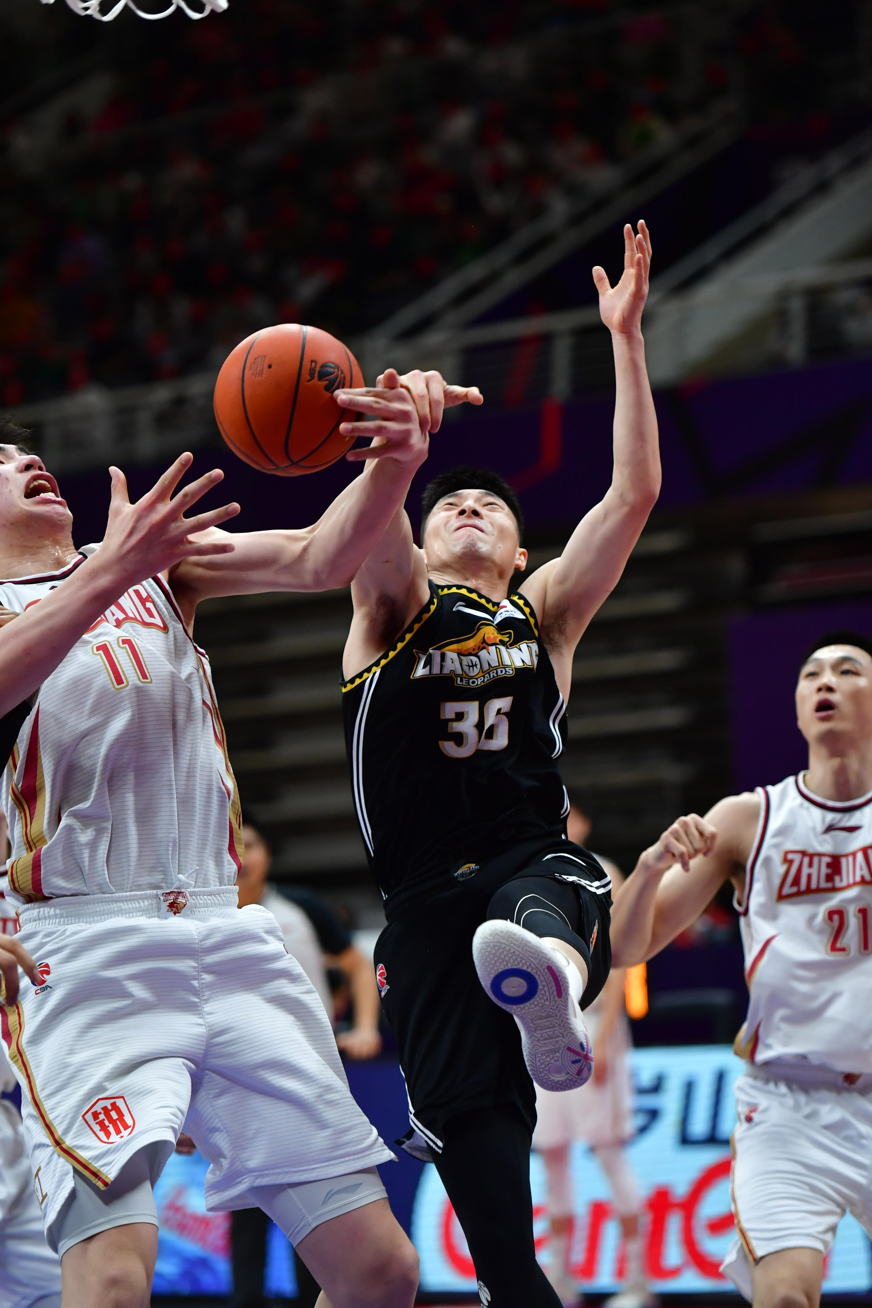 米兰体育官网从关键时刻辽宁本钢调整名单以备CBA常规赛到国际比赛日布莱顿迎来里程碑，冲刺阶段曼联备战欧冠的简单介绍