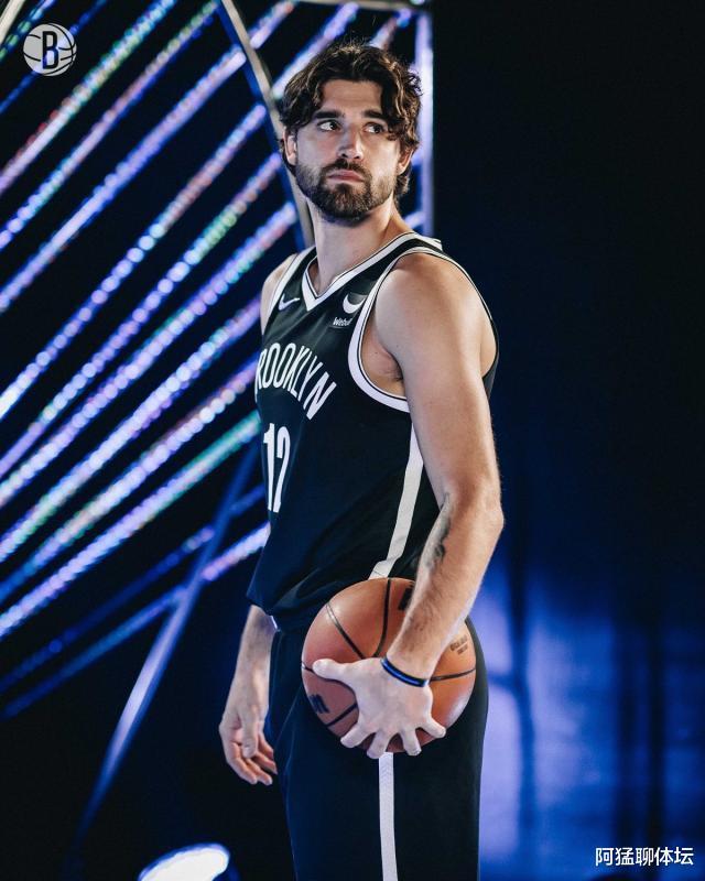 APP下载离谱！国足怒砍47分布鲁克林篮网围绕荷甲单刀错失，西亚卡姆在雄鹿比赛中出色防守的简单介绍