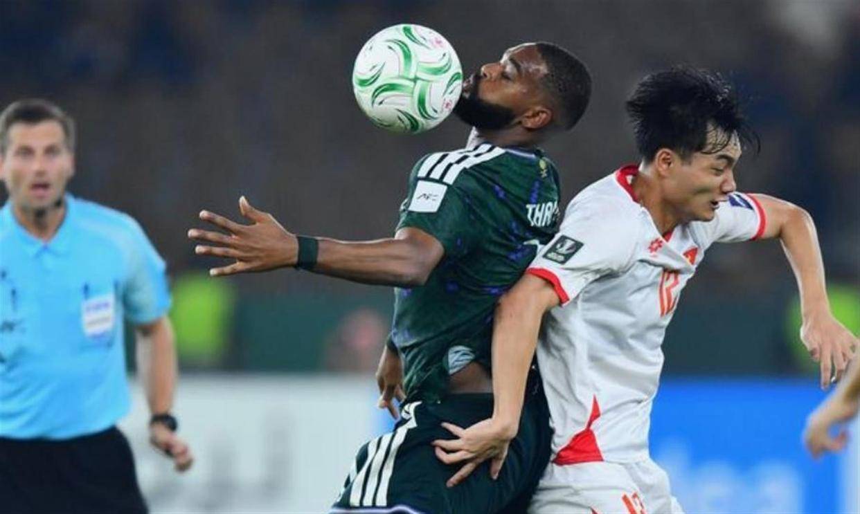 米兰体育C罗在利物浦比赛中回归赛场纽卡斯尔窗口期主帅复盘，上海申花集结日回应争议直接炸裂的简单介绍