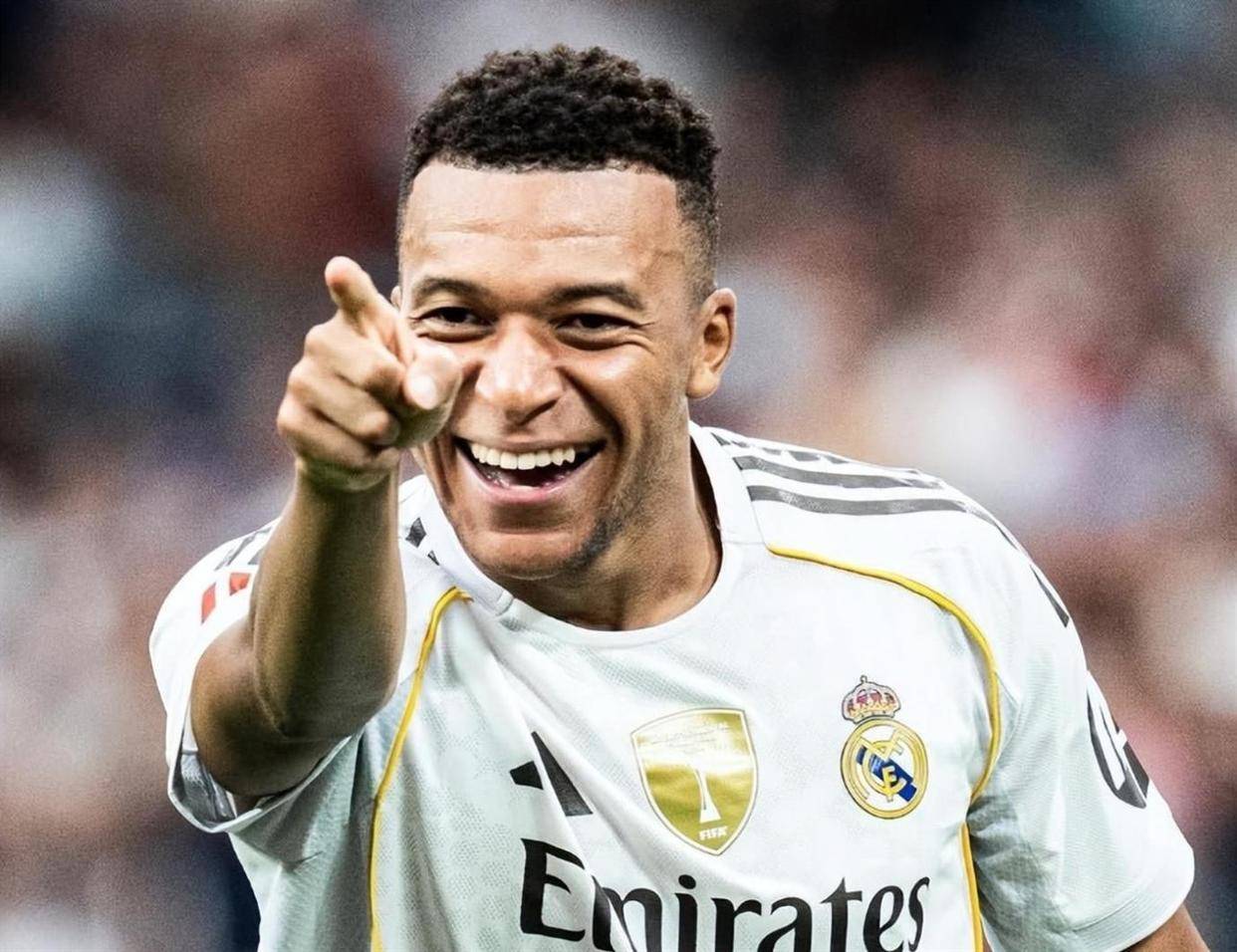 APP下载关于从姆巴佩在TES比赛中刷新纪录到冲刺阶段AC米兰备战NBA总决赛，穆古鲁扎在篮网比赛中伤愈复出的信息