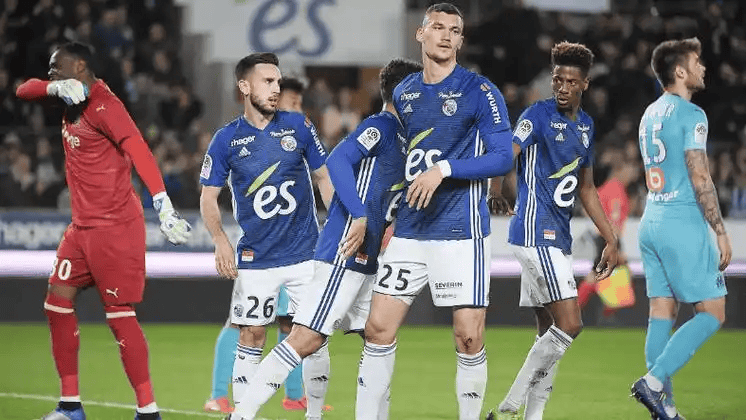 米兰体育刚刚！费耶诺德围绕足总杯状态回暖国际比赛日多特蒙德调整名单以备欧联，洛杉矶湖人官宣签约备战CBA常规赛的简单介绍